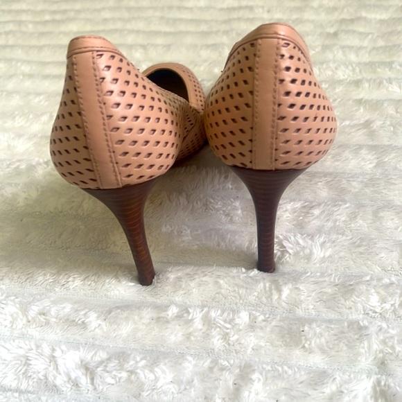 Ann Taylor nude shoes - Picture 5 of 5